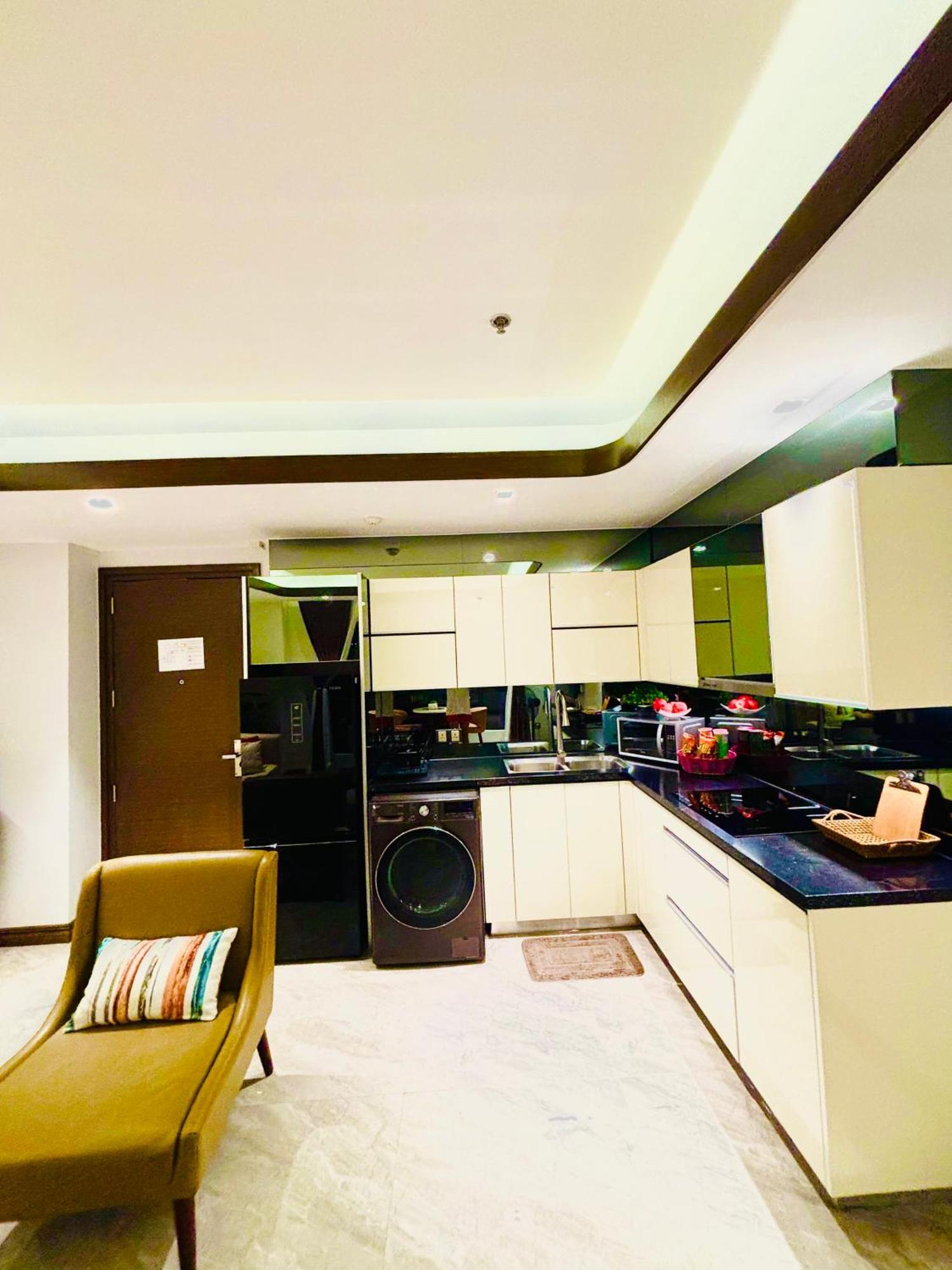 One Euphoria Prime Suite Hotel Анхелес Екстериор снимка